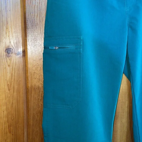 Fig pants hunter green size XS/tall yola style lots of pockets nurse pants - Picture 6 of 14